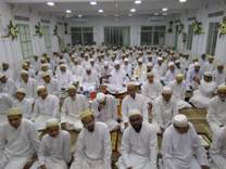 Aqaa Maulaa offering Nisf il Layl Namaaz in Taiyebi Masjid
